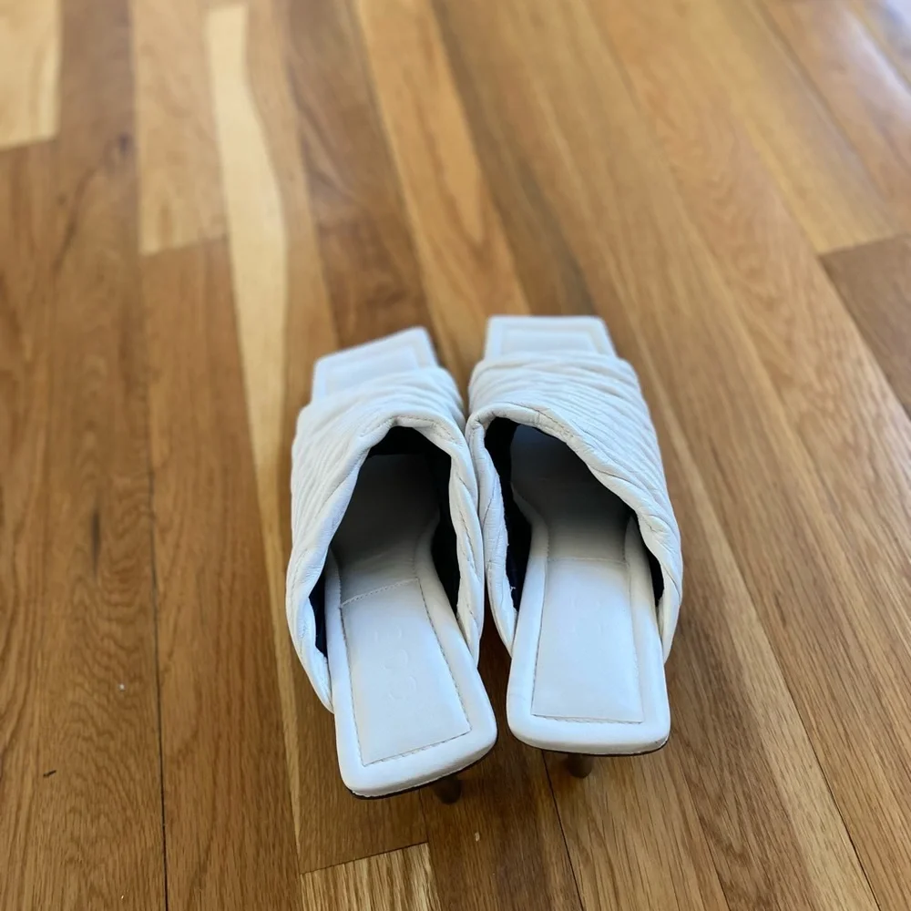 COS Women's Ivory Kitten Heel Mules Slides Shoes Sz 9.5 41 Slip On - Picture 10 of 10